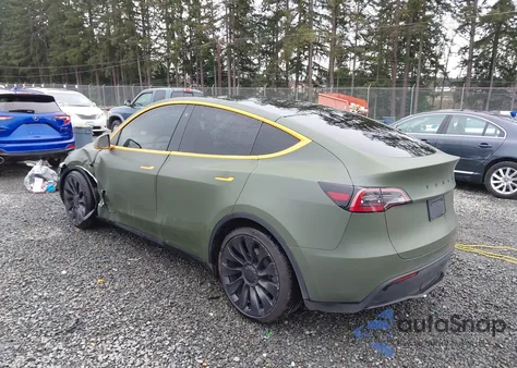 2021 Tesla Model Y Long Range Dual Motor All-Wheel Drive z USA, uszkodzony, nr VIN 5YJYGAEE5MF217169